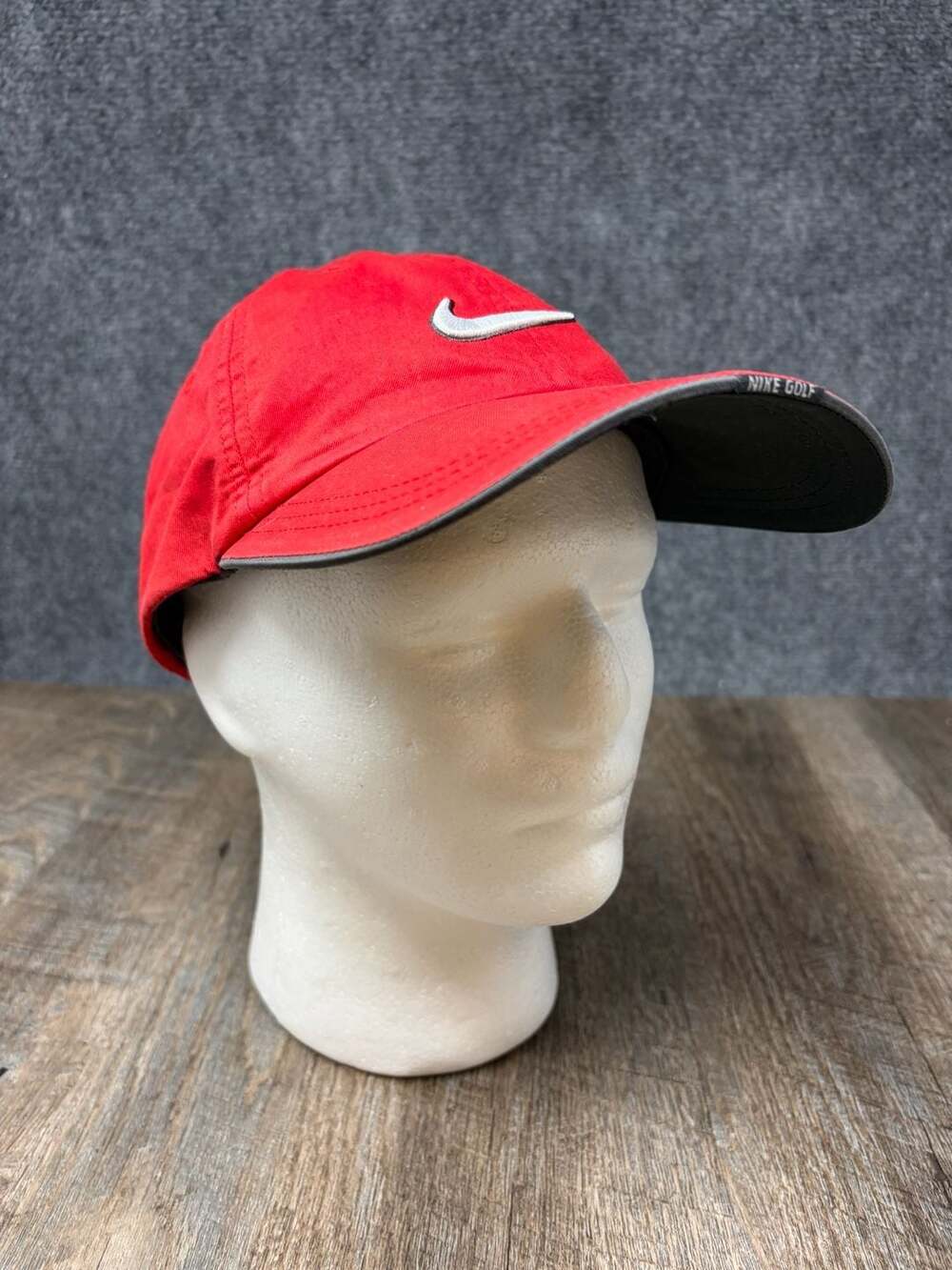 Nike Hat Adult Red Strap Back Cap Golf Athleisure Tennis Pickleball Swooshnique - Picture 1 of 8